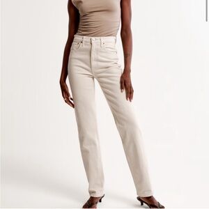 ABERCROMBIE & FITCH Ivory Ultra High Rise The 90’s Straight Jeans 33 16R